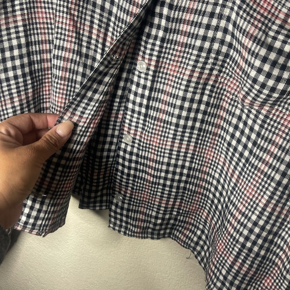 Volcom plaid cropped button down large - image 3